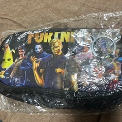 フォートナイト筆箱&キーホルダーセットの画像