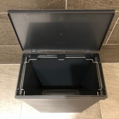 無印良品　再生ポリプロピレン入りフタが選べるダストボックス　大／袋止付の画像