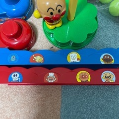 美品　アンパンマン森のぽんぽん玉入れの画像