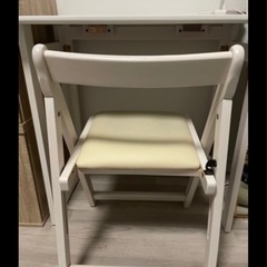 折りたたみデスク&チェアの画像