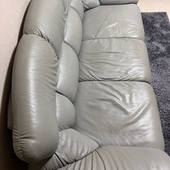 引き取り限定　レザーソファー　3人掛けの画像