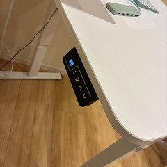 昇降デスクの画像