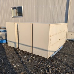 スチールロッカー 鍵付き （在庫2台）の画像