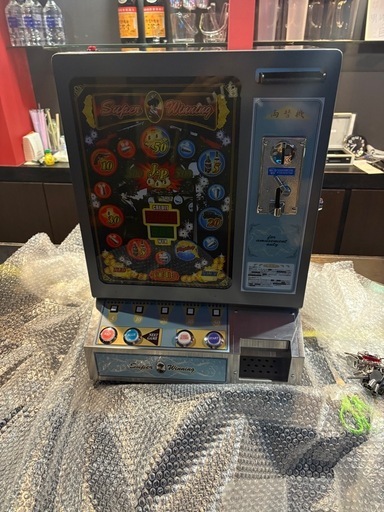 新品新札、旧札使えるジャックポット（プレイスロット　100スロ　パチンコ　スーパーウィニング）