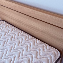 SIMMONS シモンズ  セミダブル　ベッドフレームとマットレスセットBeautyrest ビューティレストの画像