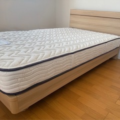 SIMMONS シモンズ  セミダブル　ベッドフレームとマットレスセットBeautyrest ビューティレストの画像