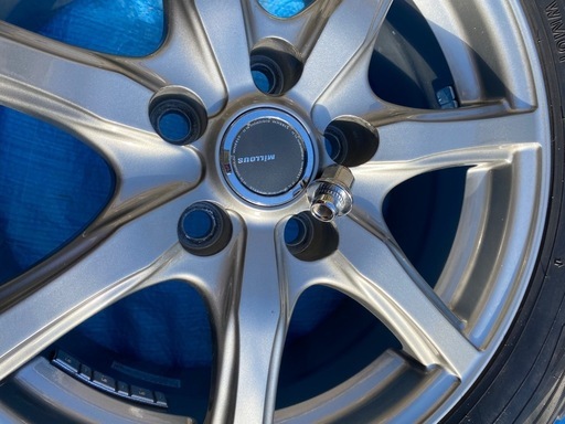 205/65R16スタッドレスタイヤ