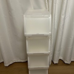 半透明収納ボックス×4の画像