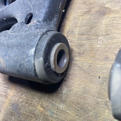 ダイハツ　エッセ　ロアアーム　左右
の画像