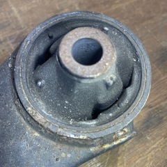 ダイハツ　エッセ　ロアアーム　左右
の画像