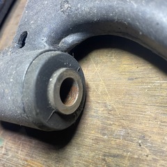 ダイハツ　エッセ　ロアアーム　左右
の画像