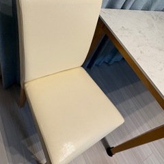 ダイニングチェアの画像