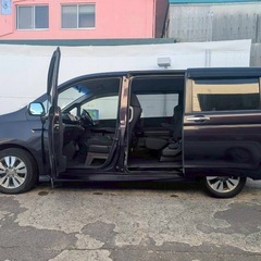 月々1.3万円〜分割払い可❗️車検2年付き！大人気☆HONDA ステップワゴンスパーダ☆SDナビ付き☆DVD見れます☆バックカメラ付き☆両側電動スライドドア☆ドライブレコーダー付きのフル装備☆ホンダ純正アルミ☆ 事故修復歴無し☆車内広々三列シート‼️の画像