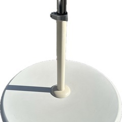 ミントグリーンガラス天板サイドテーブル　高さ調整可能の画像