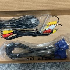 プロジェクター 箱無し・説明書あり・各種ケーブルありの画像