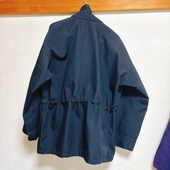 ユニクロU ブロックテックジャケット ブラック Mの画像