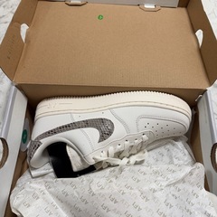 《新品箱付き》NIKE エアフォース1  パイソン柄の画像