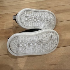 スニーカーadidas 11センチの画像