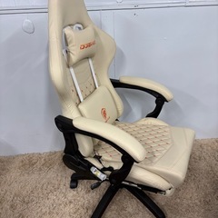 新品　組立済み Dowinx ゲーミングチェア 4Dアームレスト オフィスチェア パソコンチェア PC チェア 椅子 腰の振動機能 新開発炭素繊維レザー 人間工学 伸縮可能のオットマン 調節可能ランバーサポート の画像