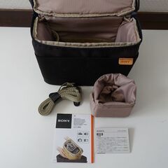 カメラケース、ネックストラップセット　カメラバッグ　LCS-BBK、DGB-S014BK、TWILL25 の3点セットの画像