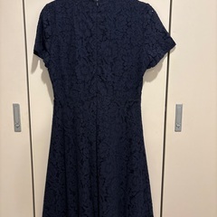 ネイビーレースワンピースの画像
