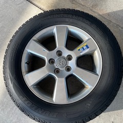 DUNLOP製スタッドレスタイヤの画像