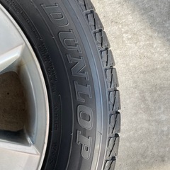 DUNLOP製スタッドレスタイヤの画像