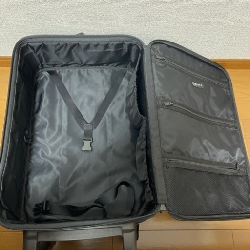 アニエスbボヤージュ 黒 中型キャリーケース