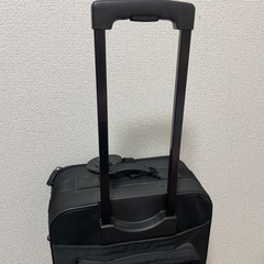 アニエスbボヤージュ 黒 中型キャリーケースの画像