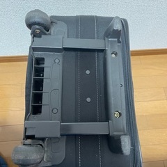 アニエスbボヤージュ 黒 中型キャリーケースの画像