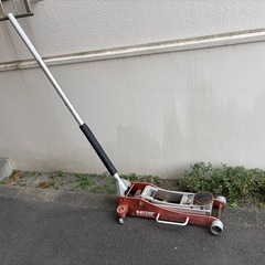フロアジャッキ　2t   ゴム交換要相談❗️の画像