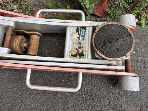 フロアジャッキ　2t   ゴム交換要相談❗️