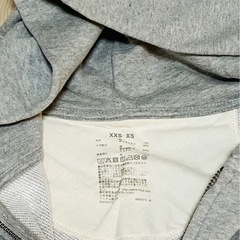 無印良品/グレーパーカーの画像