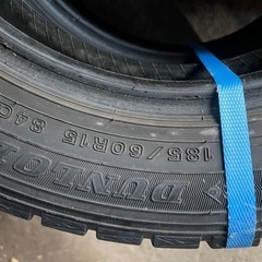 スタッドレスタイヤ15インチコンパクトカー向き185/60/15の画像