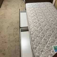 決まりました。収納付きシングルベッドの画像