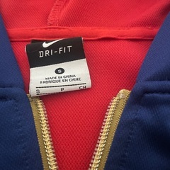 NIKE  フード付きパーカーの画像