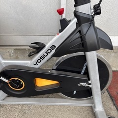 美品　YOSUDA スピンバイク 最新摩擦式 16KGホイール 家庭用 静音 運動不足解消 筋肉トレーニングの画像