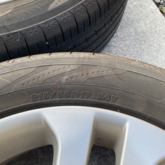 タイヤ（215/55R17）の画像