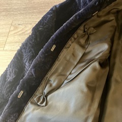 本物 コート 内側に袖通しつきの画像