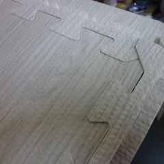 ※取引中/売約済***********　中古美品　ジョイントマット 大判59cm 厚み10mm 3畳用 16枚組 木目調 防音 保温性 床暖房対応 ノンホルムアルデヒド　木目グレーの画像