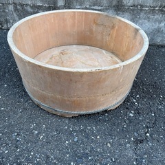 寿司桶や、レトロな大きな桶など桶5個セットの画像