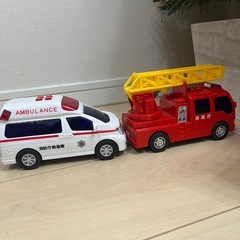 音が鳴る　救急車　消防車の画像