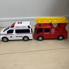 音が鳴る　救急車　消防車の画像