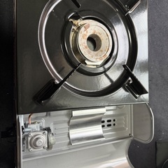 カセットコンロ➕未使用ガス缶2本の画像