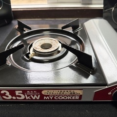 カセットコンロ➕未使用ガス缶2本の画像