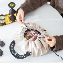 大容量、巾着コスメポーチ  アイボリーの画像