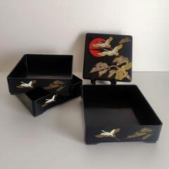 三段重箱　漆器『松と鶴亀』金彩　横約21×高さ約18.8cmの画像