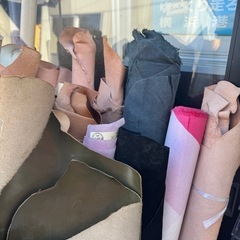 レザー　生地　牛革　本革　まとめ売り　大量　54本の画像