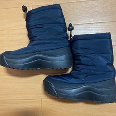 ウィンターブーツ　スパイク付き　スノーブーツ　ネイビーの画像