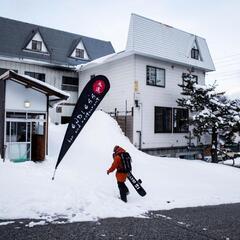 【白馬・小谷村】海外客向けロッジでセラピスト募集／寮完備／スキー場目の前の画像